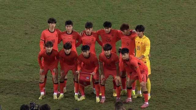 U22国足下半场换人调整进攻场景