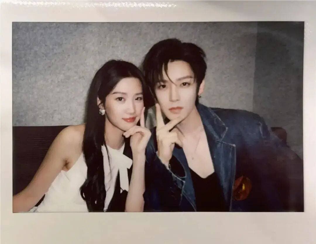 候明昊与卢昱晓关系相关图片