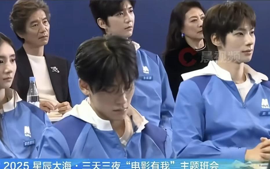 金鸡红毯现场，丁真与颜安同框画面