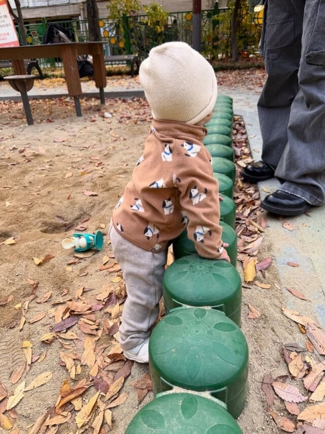 Beenzino抱着儿子Rubin的温馨照片