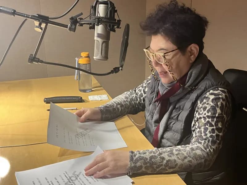 歌手杨喜恩参与MBC江原农渔村留学特辑纪录片现场照，关注人口危机乡村教育