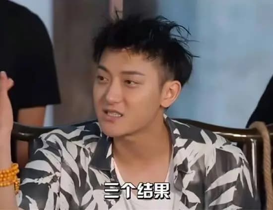 黄子韬因脑淤血手术缝了43针登热搜 本人回应