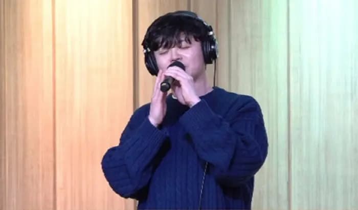 “露宿街头瘦至49公斤”黄嘉蓝，凭《萤火虫》实现人生逆转：“还清所有债务，给姑姑零花钱”