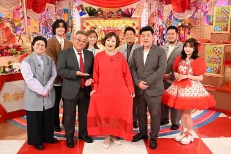 《上沼×Sand的最幸运大奖赛2026》MC与嘉宾及三位占卜师的豪华合影阵容