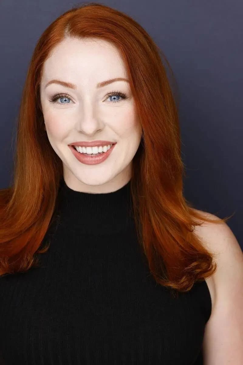 27岁的莎宾娜，迪士尼知名坏皇后扮演者，照片来源于X平台