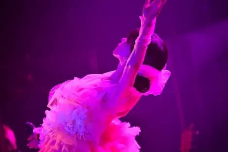 ステージ上で舞う中森明菜