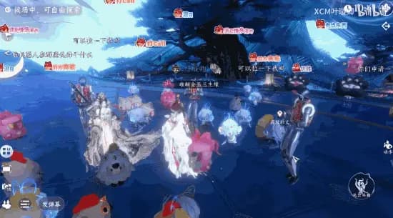 玩家身着专属演出服在演唱会现场自由互动跳舞